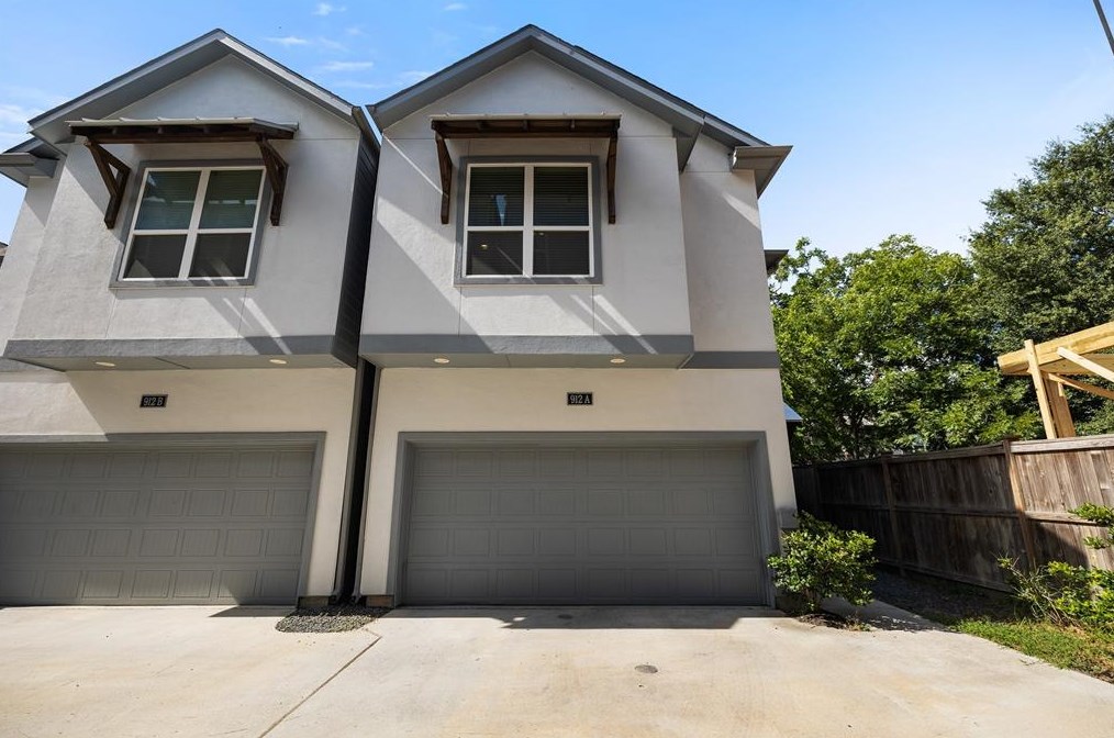 912 35th St, Houston, TX 77018-6220
