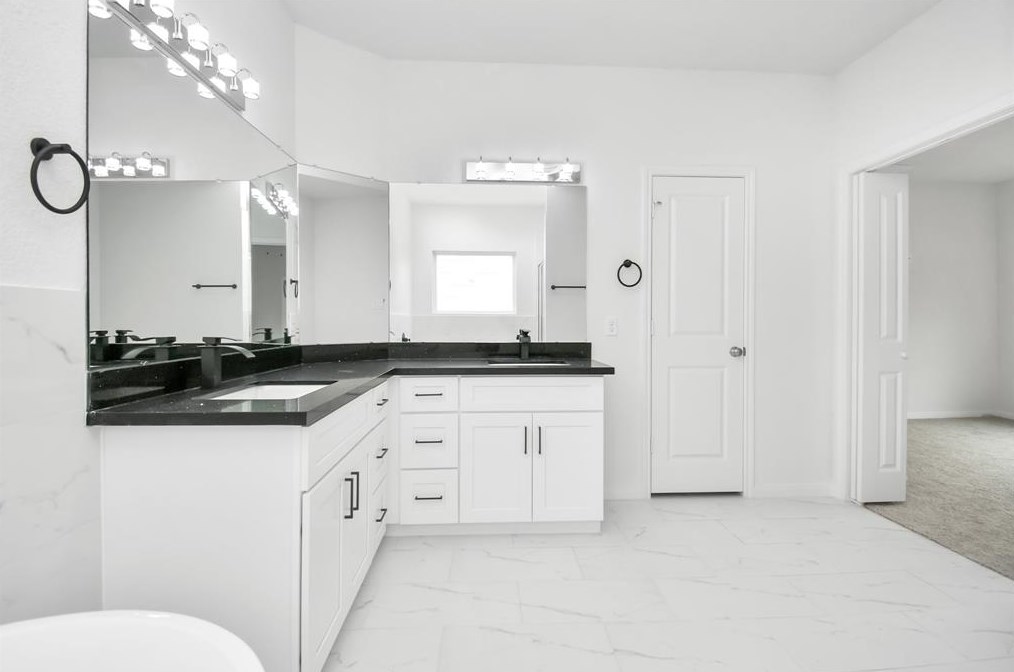 3433 Shelby Cir, Houston TX 77051-1256 exterior