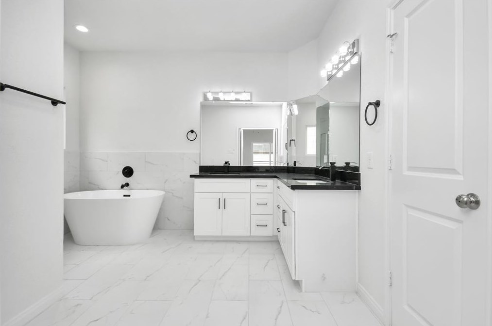 3433 Shelby Cir, Houston TX 77051-1256 exterior