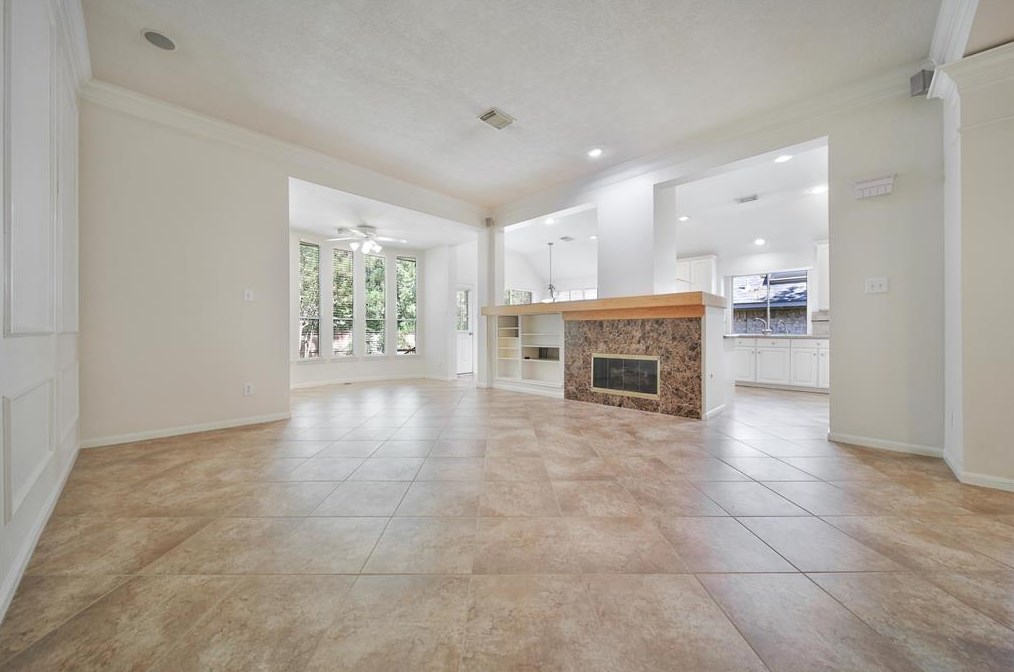 55 N Crossed Birch Pl, Spring, TX 77381
