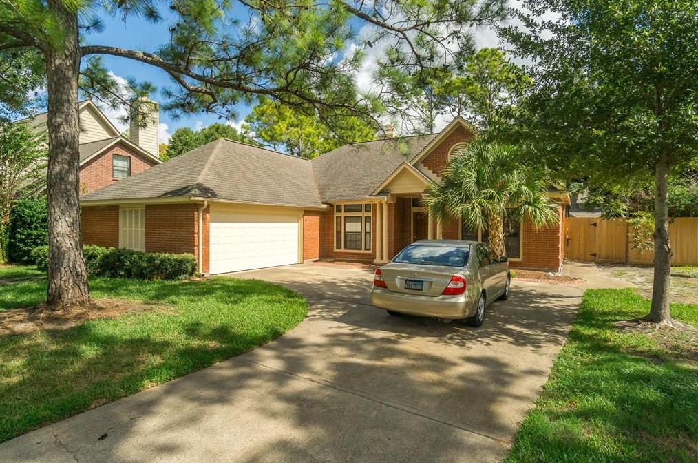 14515 Sycamore Lake Rd, Houston, TX 77062-2245