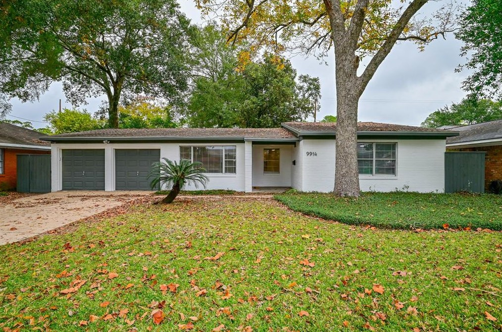 9914 Pine Lake Dr, Houston, TX 77055-6108