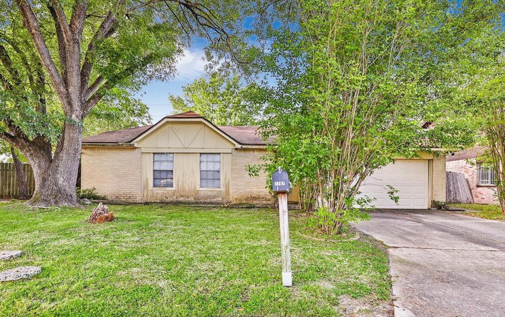 7707 Westbank Ave, Houston, TX 77064-8233