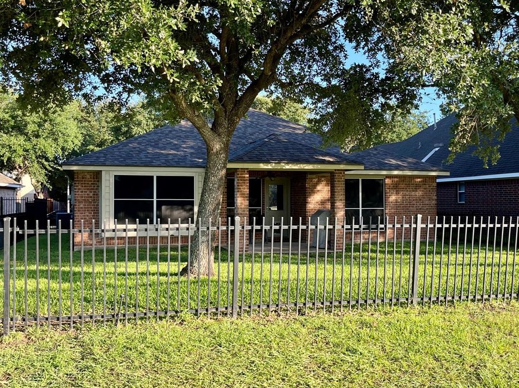 10410 Lyndon Mdw Dr, Houston TX 77095-6669 exterior