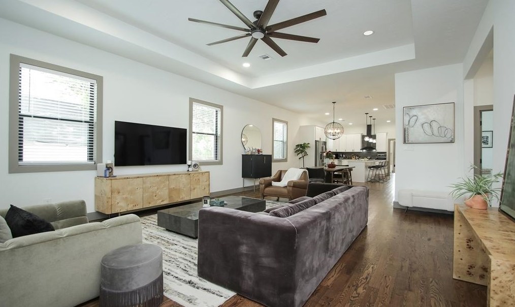 716 Barkley St, Houston TX  77022-3917 exterior