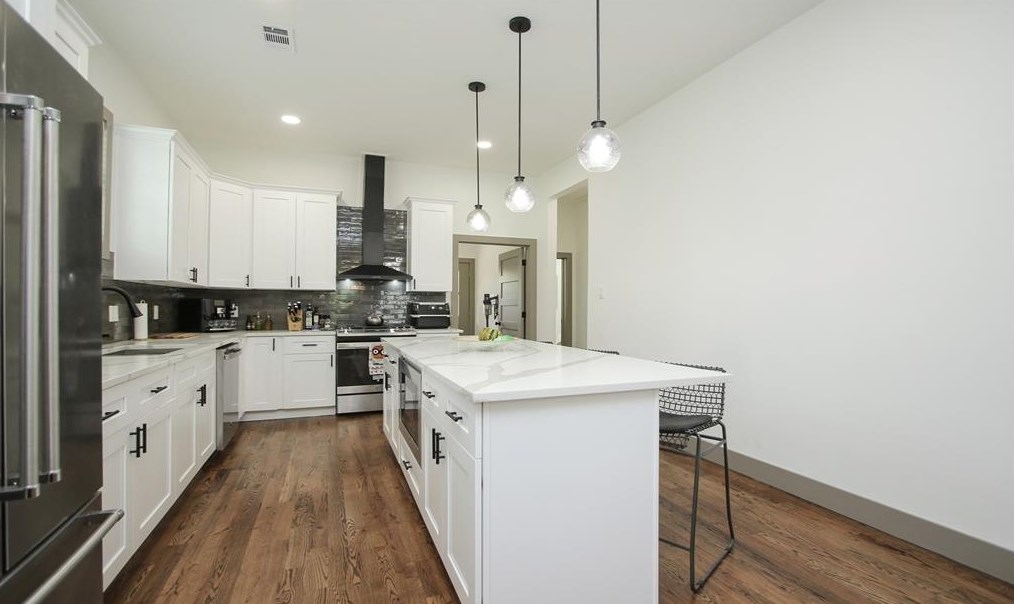 716 Barkley St, Houston TX  77022-3917 exterior