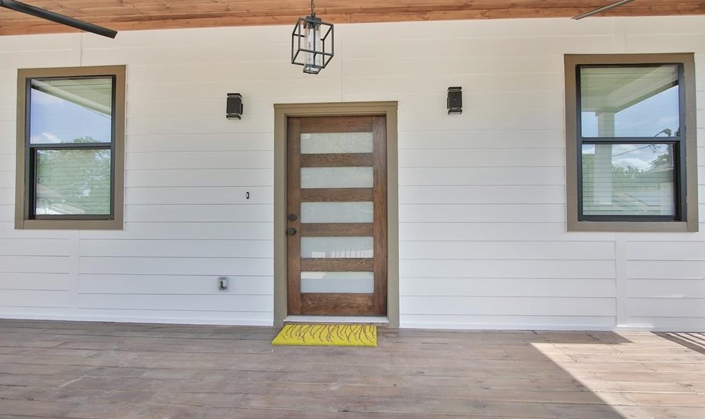 716 Barkley St, Houston TX  77022-3917 exterior