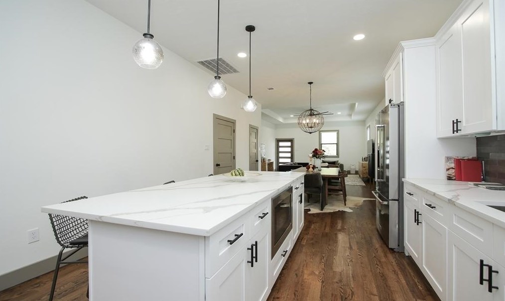 716 Barkley St, Houston TX  77022-3917 exterior