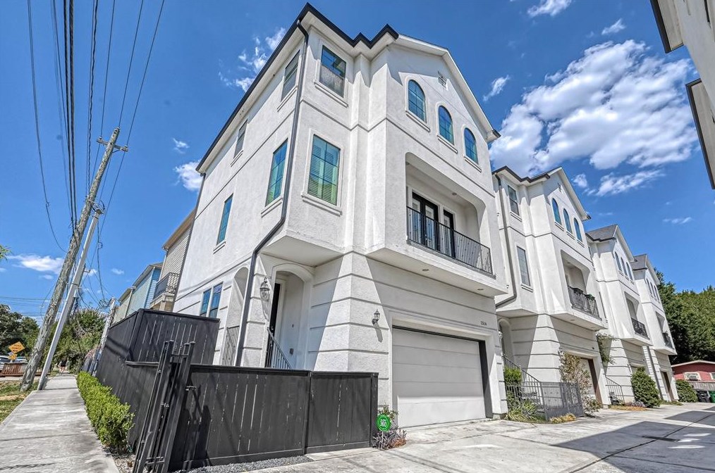2516 Bevis St, Houston, TX 77008