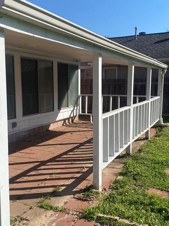 14235 Royal Hill Dr, Houston TX  77083-6133 exterior