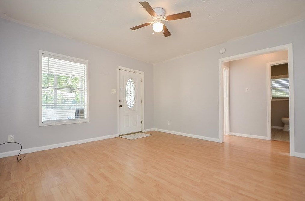908 Altic St #a, Houston, TX 77023