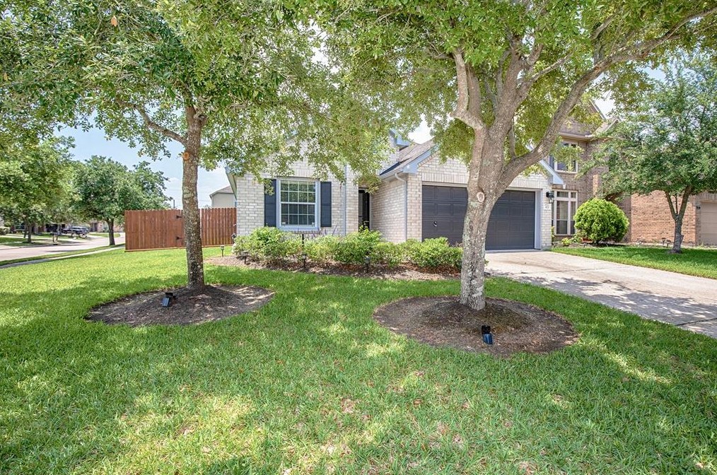 873 Dawn Sky Ln, League City, TX 77573