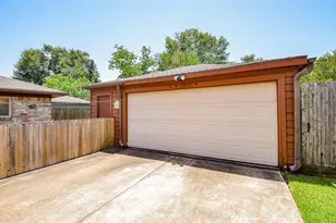 12023 Scottsdale Dr, Meadows Place, TX 77477 - Photo 4