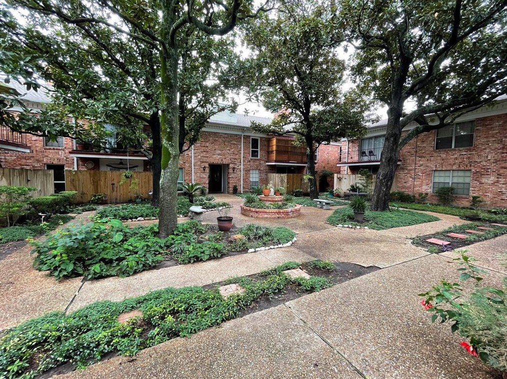 2822 Briarhurst Dr Apt 57, Houston, TX 77057