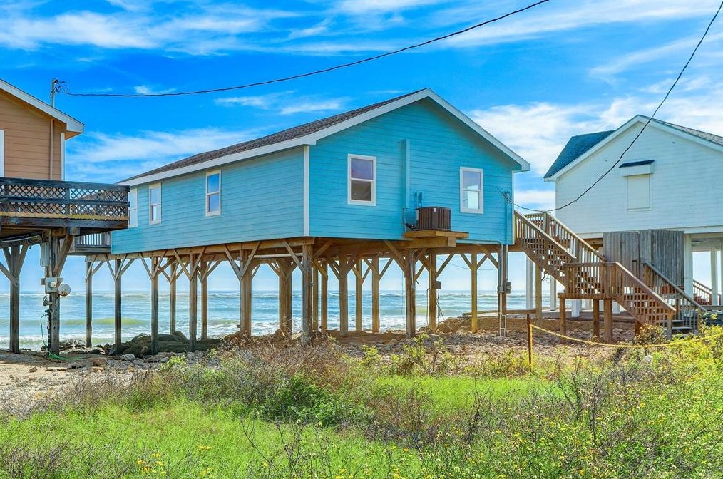 13007 Gulf Bch Dr, Jones Creek TX  77541-7261 exterior