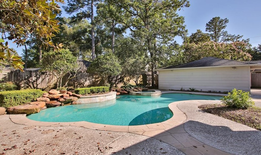 5607 Westerham Pl, Houston TX  77069-1934 exterior