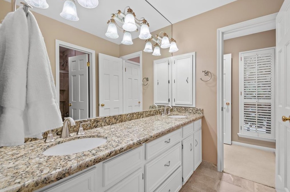 5607 Westerham Pl, Houston TX  77069-1934 exterior