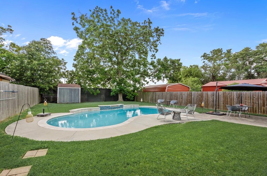 1312 Des Jardines St, Houston TX  77023-3723 exterior