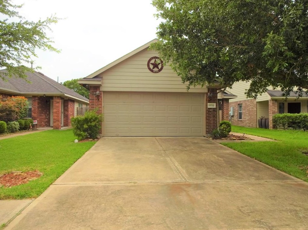 12722 Kiev Hills Ln, Houston, TX 77047