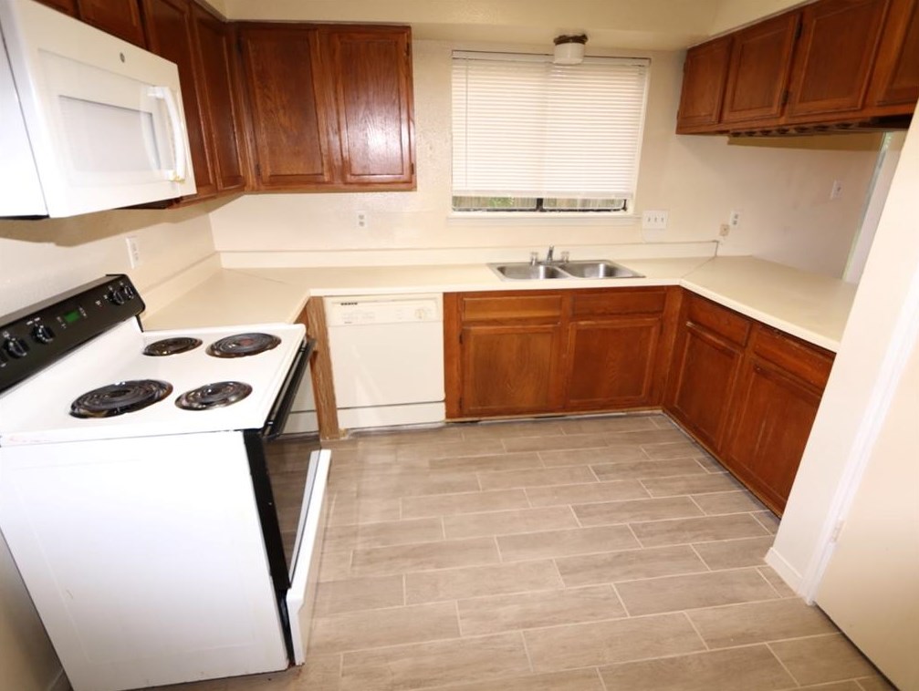 10038 Spring Place Dr, Houston TX  77070-6120 exterior