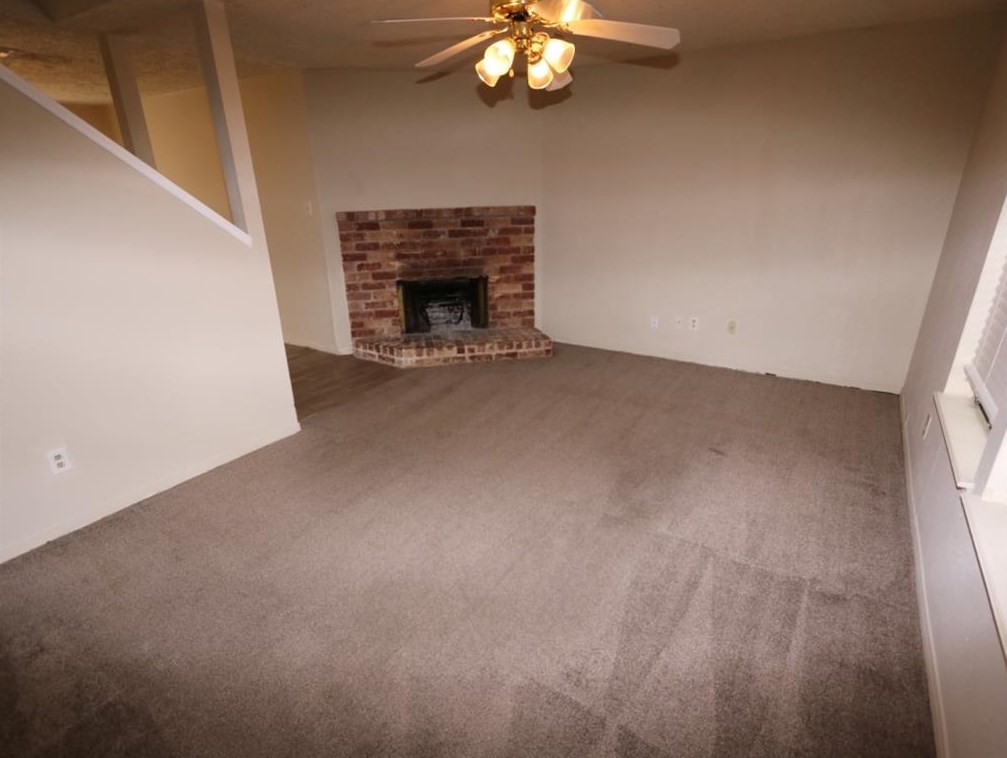 10038 Spring Pl Dr, Houston, TX 77070