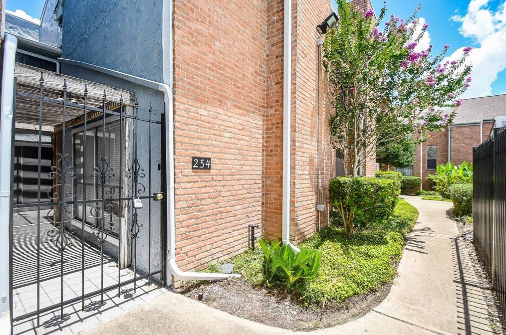 3200 S Gessner Rd #254, Houston, TX 77063