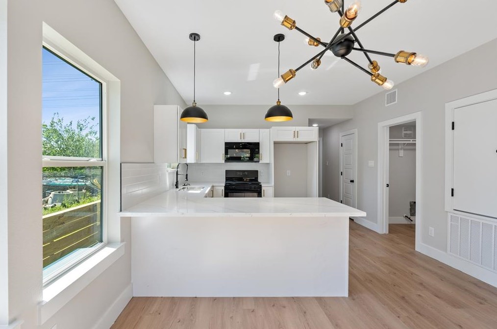 216 37th St, Houston TX  77018-6532 exterior