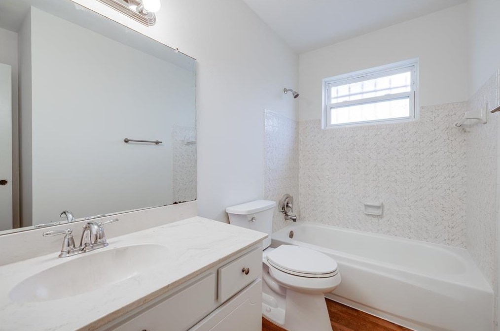 922 Mierianne St, Houston TX  77093-1227 exterior