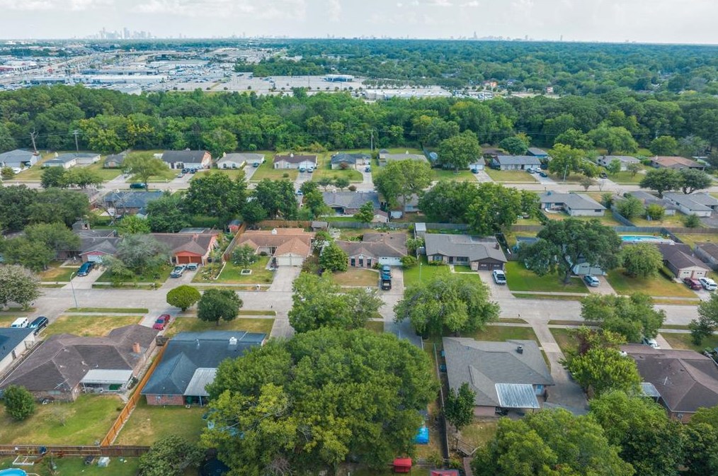 922 Mierianne St, Houston TX  77093-1227 exterior