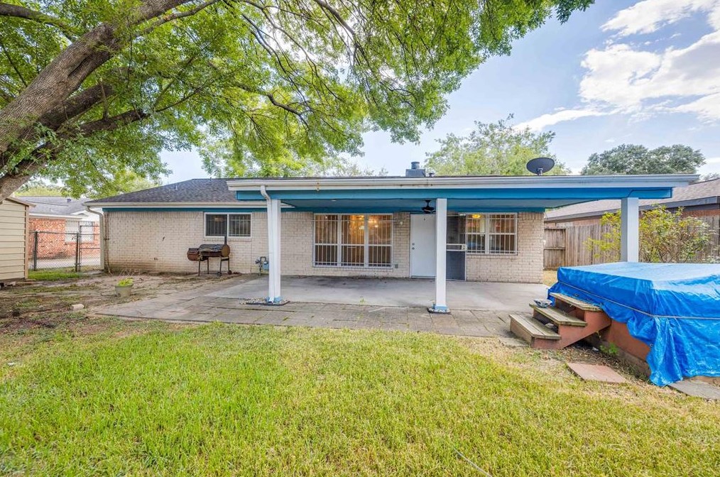 922 Mierianne St, Houston TX  77093-1227 exterior