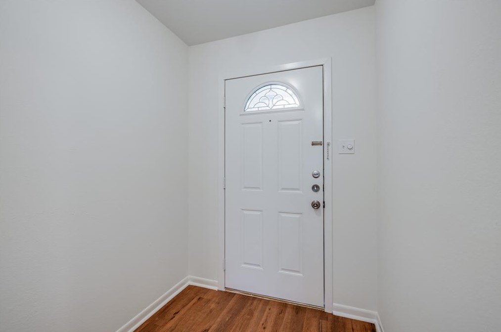 922 Mierianne St, Houston TX  77088-3716 exterior