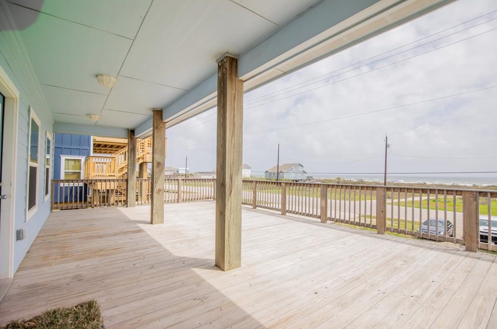 4539 Blue Water Hwy, Jones Creek TX  77541-7190 exterior