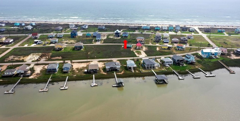 4539 Blue Water Hwy, Jones Creek TX  77541-7190 exterior