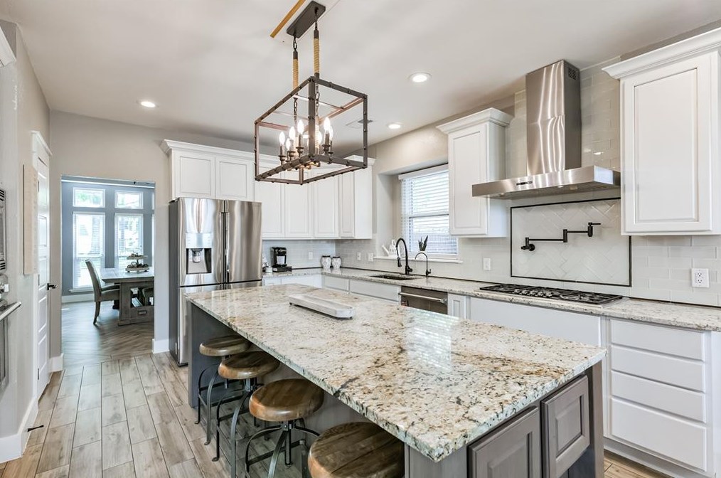 11642 Cypresswood Dr, Houston TX  77070-2805 exterior