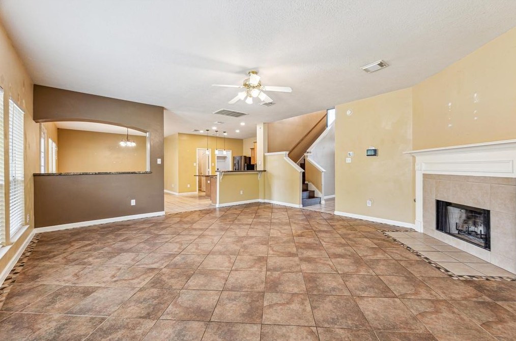 2101 Kingfisher Ct, League City, TX 77573