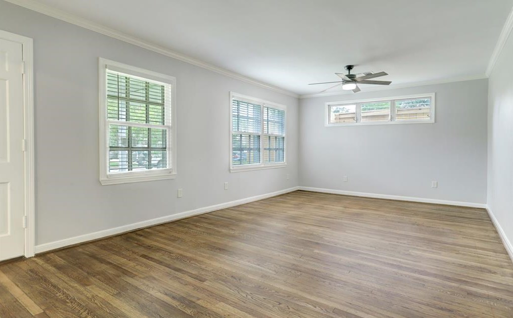 5217 Locust St, Bellaire, TX 77401