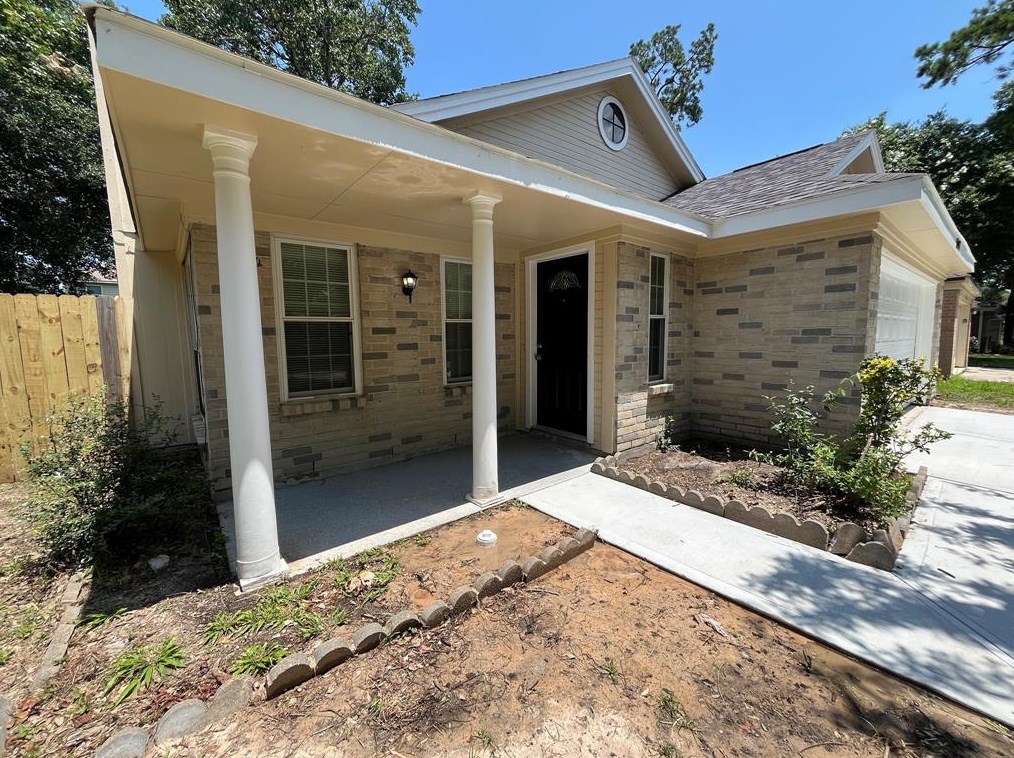 5007 Edgegate Dr, Spring, TX 77373-8562