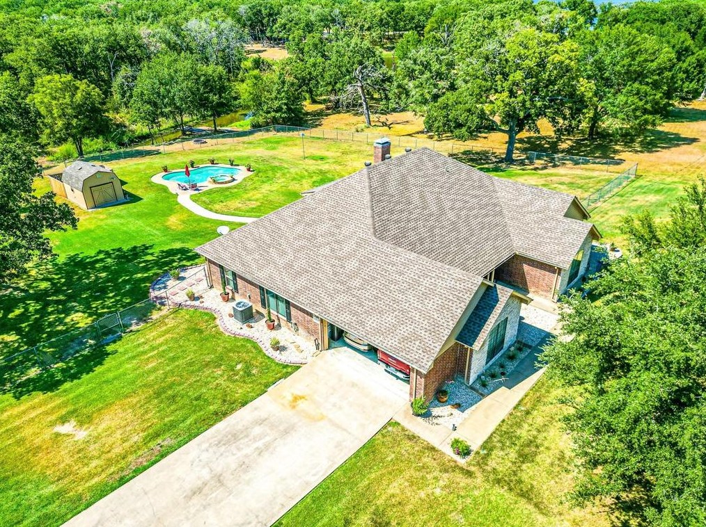 210 April Cv, Stewards Mill, TX 75859-3010