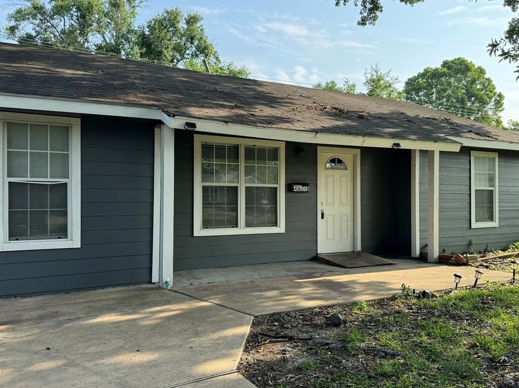 4829 Brinkley St, Houston TX  77051-2804 exterior