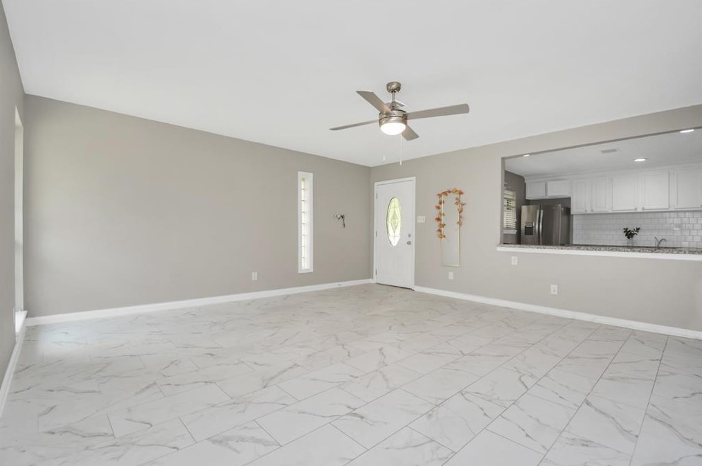 5822 Heatherbloom Dr, Houston, TX 77085