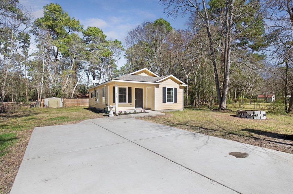 400 Moose Dr, Crosby, TX 77532-3340