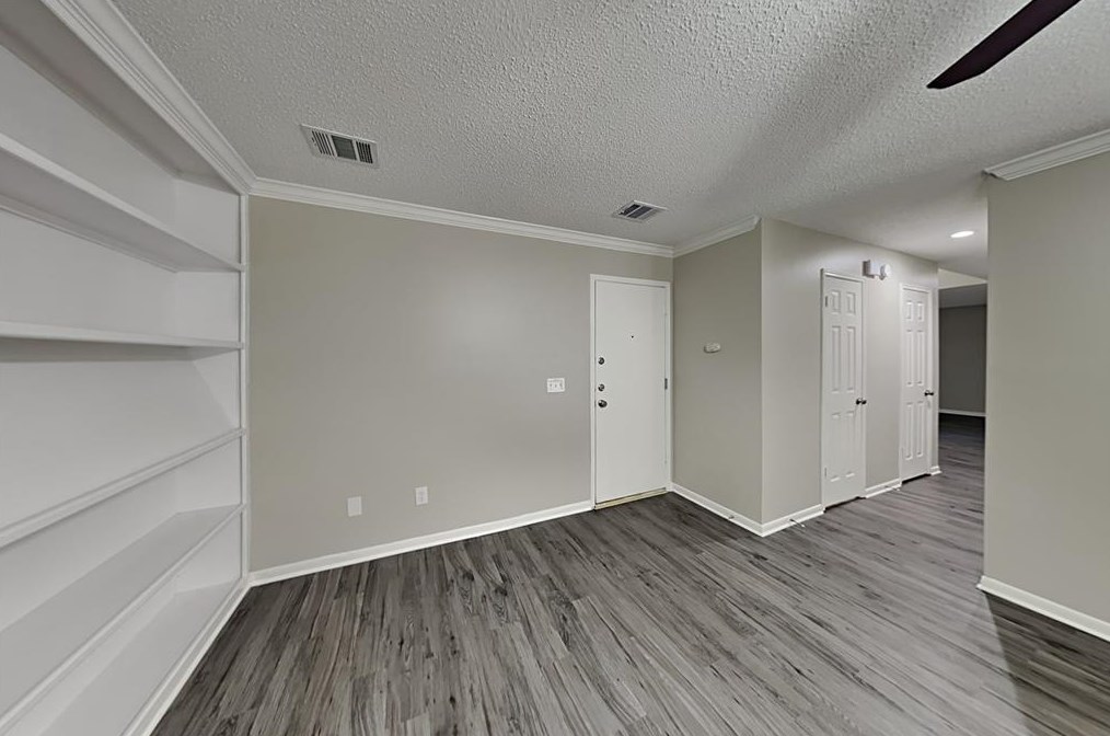 7906 Shangrila Ln, Houston, TX 77095