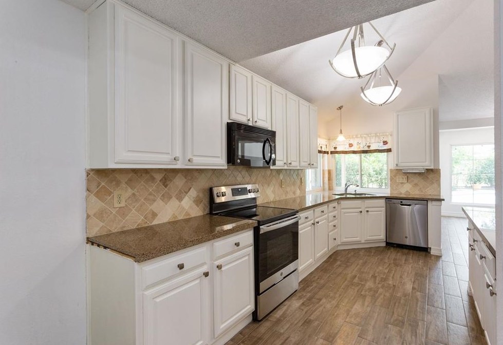 2231 Greencove Ln, Sugar Land TX  77479-2220 exterior