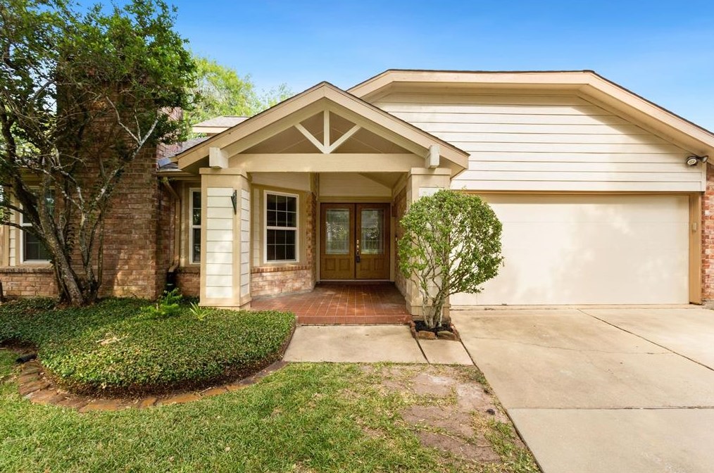 2231 Greencove Ln, Sugar Land TX  77479-2220 exterior