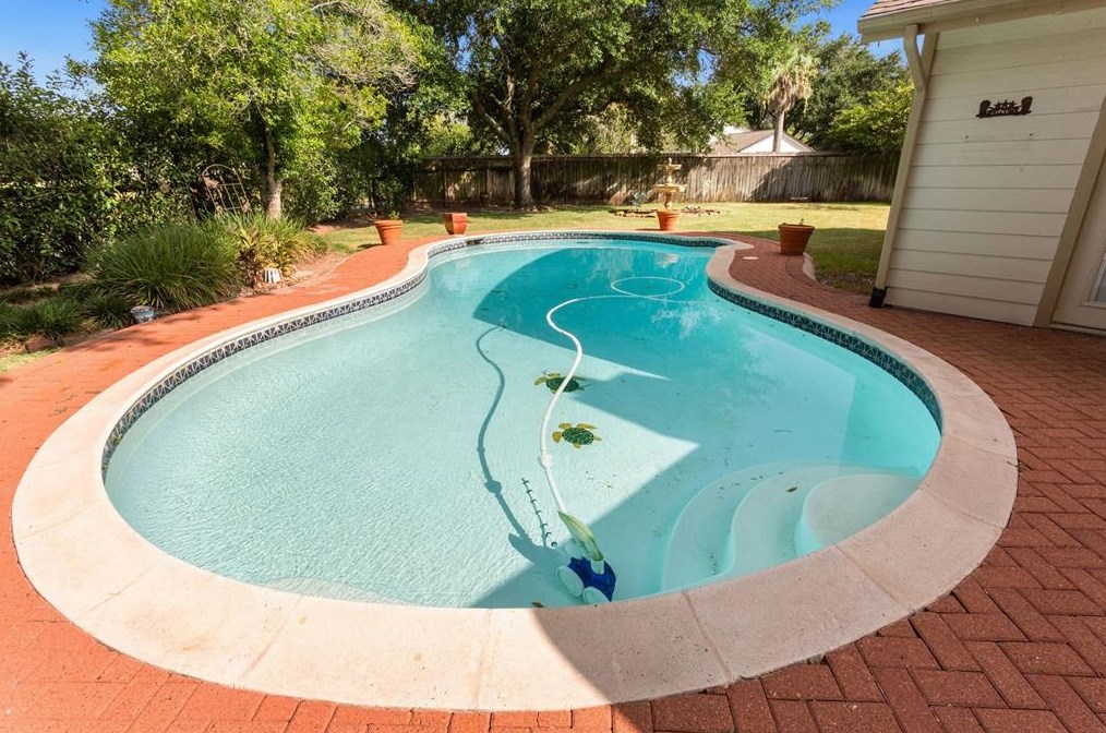 2231 Greencove Ln, Sugar Land, TX 77479-2220