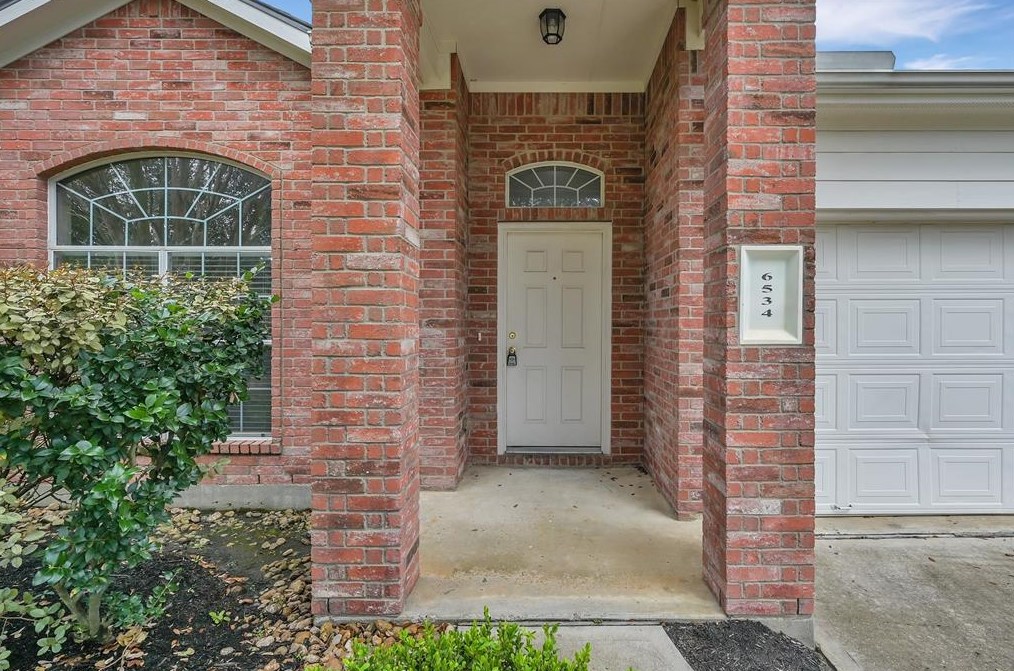 6534 Bella Noche Dr, Spring, TX 77379-5664