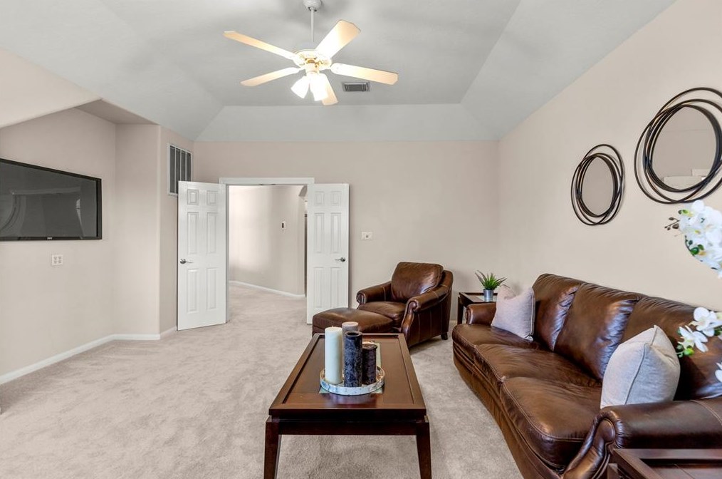 5807 Santa Fe Spg Dr, Houston TX  77041-5759 exterior