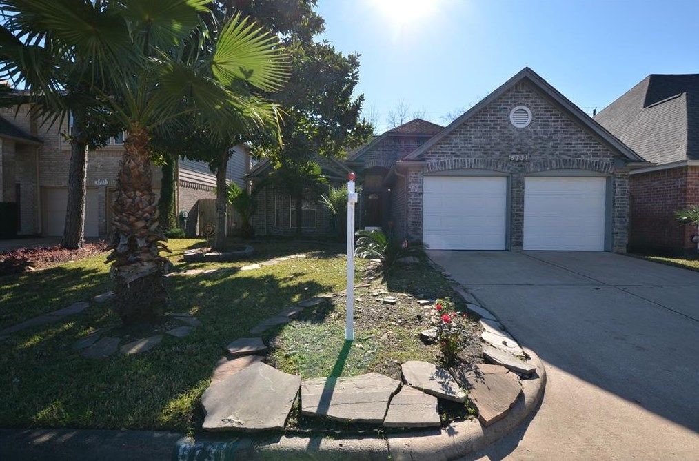 8731 Lawncliff Ln, Houston, TX 77040