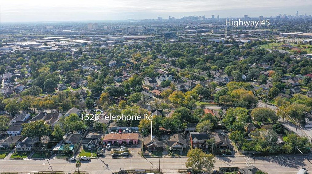 1528 Telephone Rd, Houston TX  77023-3635 exterior