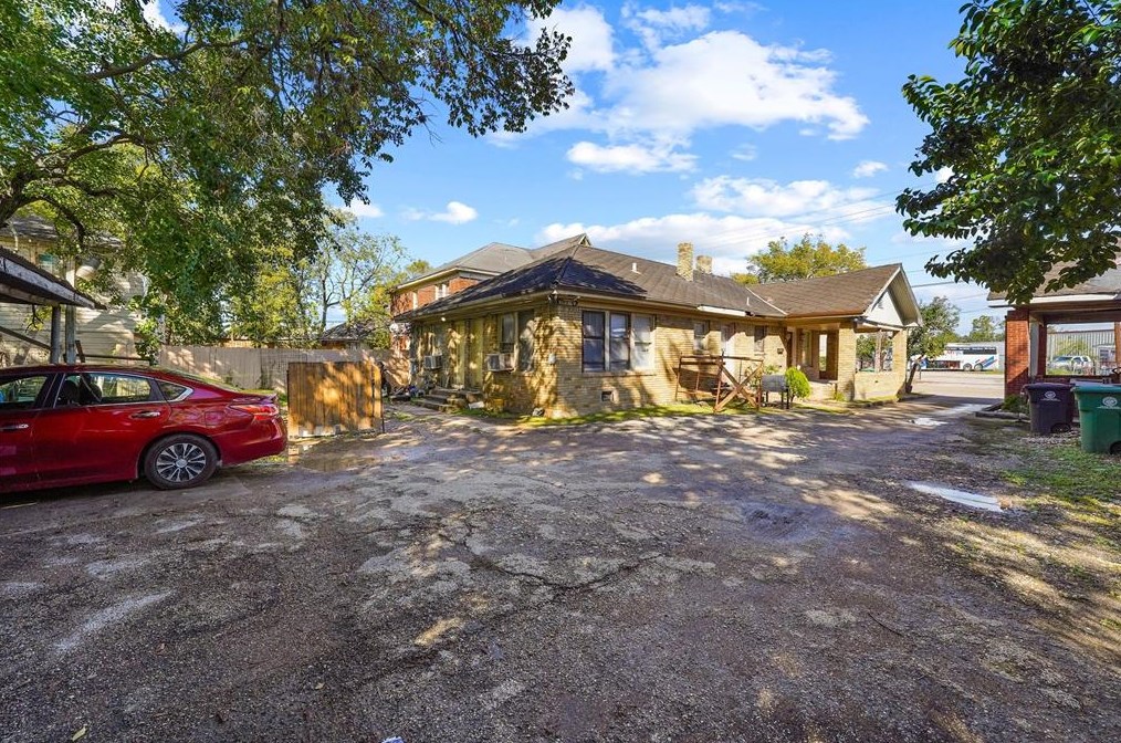 1528 Telephone Rd, Houston TX  77023-3635 exterior